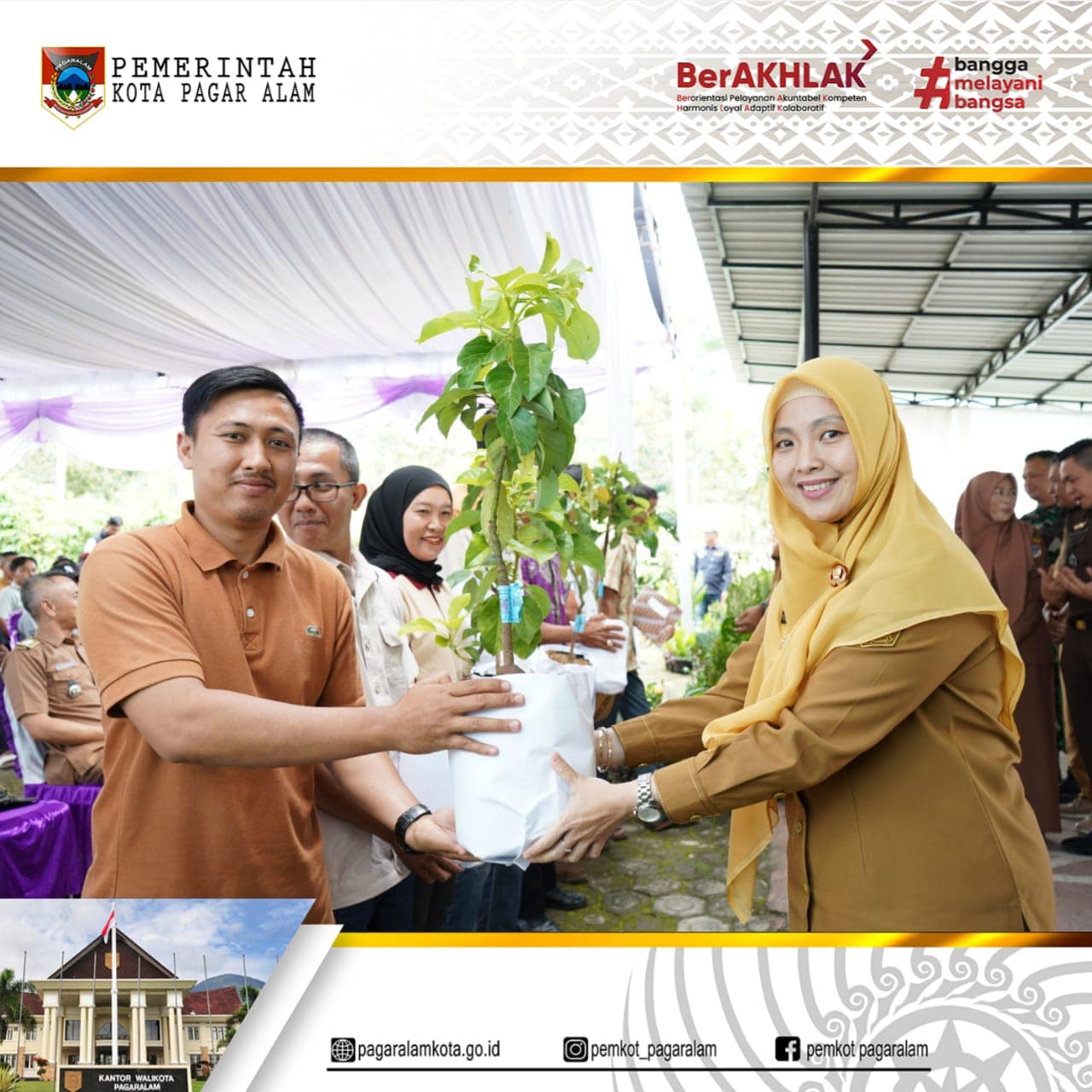 Pemkot Pagar Alam Bagikan 12.700 Bibit Tanaman Naungan Kopi