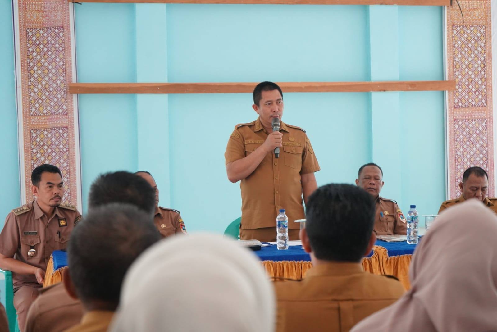Wali Kota Pagar Alam, Ludi Oliansyah, memberikan pembinaan dan pengarahan langsung kepada seluruh Lurah di Wilayah Kecamatan Pagar Alam Selatan.